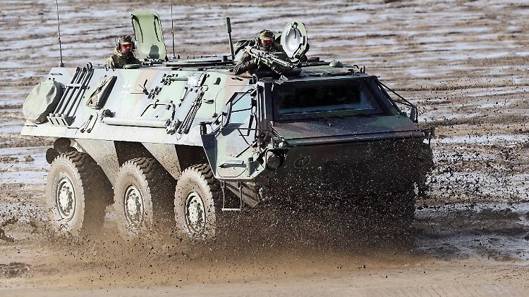 "Wir brauchen diese Fahrzeuge", sagt Generalinspektor Zorn über den Transportpanzer "Fuchs".