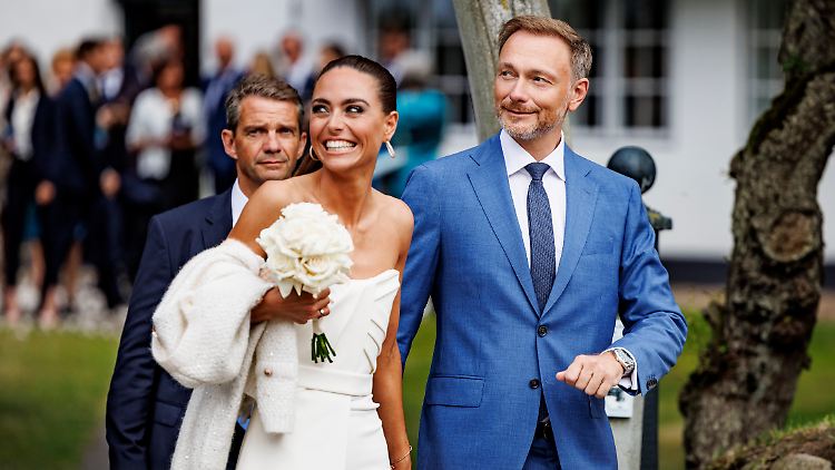 Bundesfinanzminister Christian Lindner und seine Lebensgefährtin Franca Lehfeldt sind in den Hafen der Ehe geschippert.