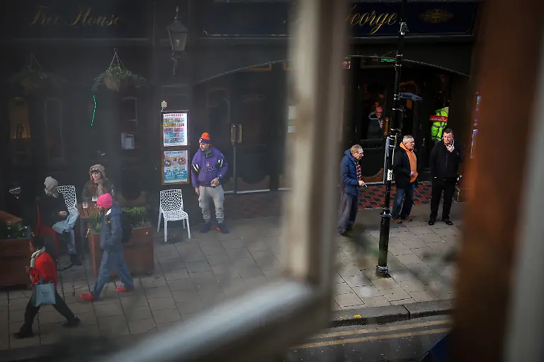 2024-06-28T070451Z-755426648-RC2416A4OU64-RTRMADP-3-BRITAIN-ELECTION-HOUSING-SQUATTERS