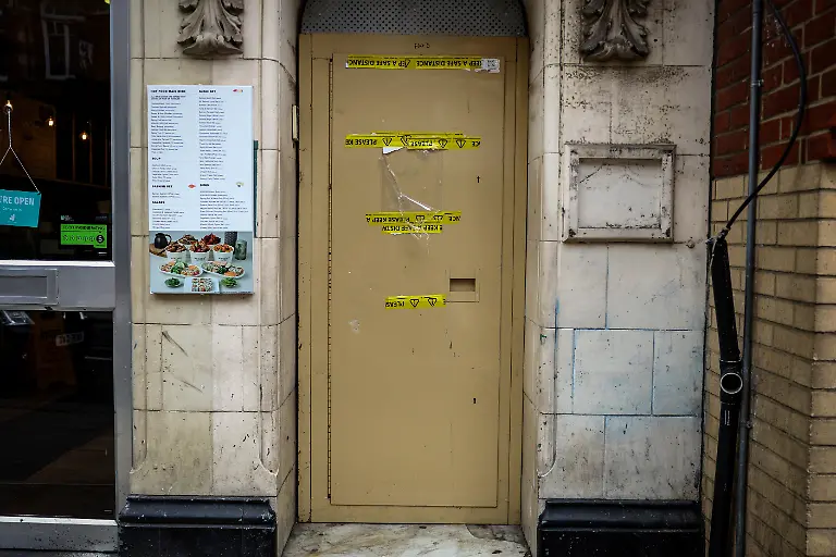 2024-06-28T070452Z-1406149959-RC2QR7A625XO-RTRMADP-3-BRITAIN-ELECTION-HOUSING-SQUATTERS