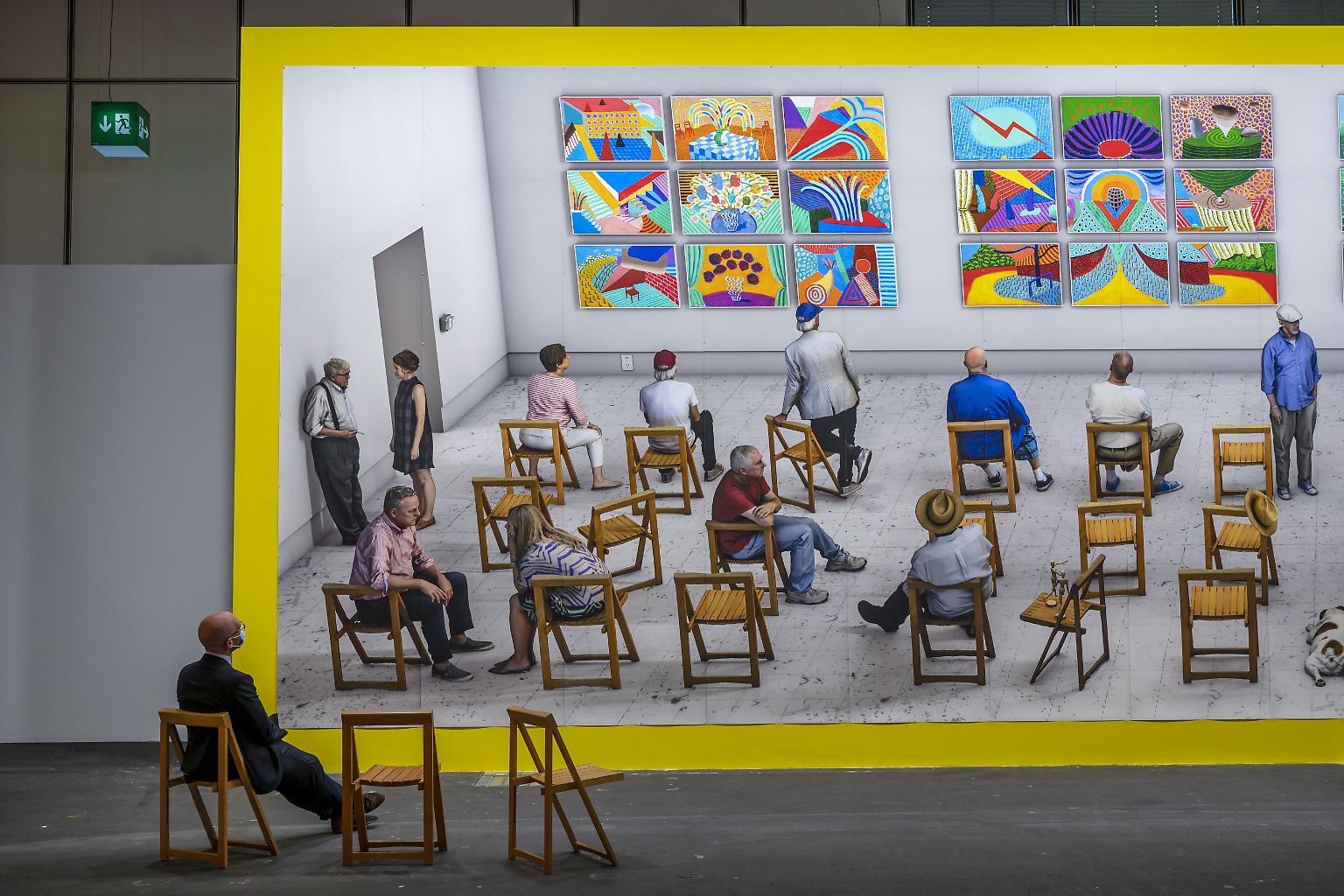 Im Fitzwilliam-Museum in Cambridge erlebten einige Besucherinnen und Besucher der aktuellen David-Hockney-Ausstellung vor kurzem eine echte Überraschung. Denn sie bekamen dort nicht nur die Bilder des britischen Malers zu sehen, ... (im Bild: "Pictures at an Exhibition", 2018)