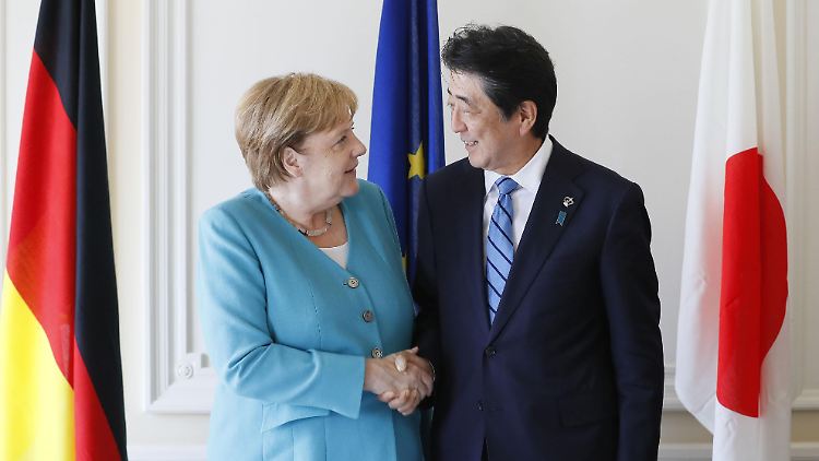 Angela Merkel und Shinzo Abe 2019 beim G7-Gipfel in Biarritz.