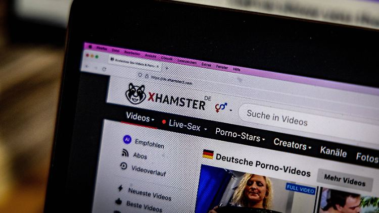 xHamster überrascht mit plötzlicher Gesprächsbereitschaft.