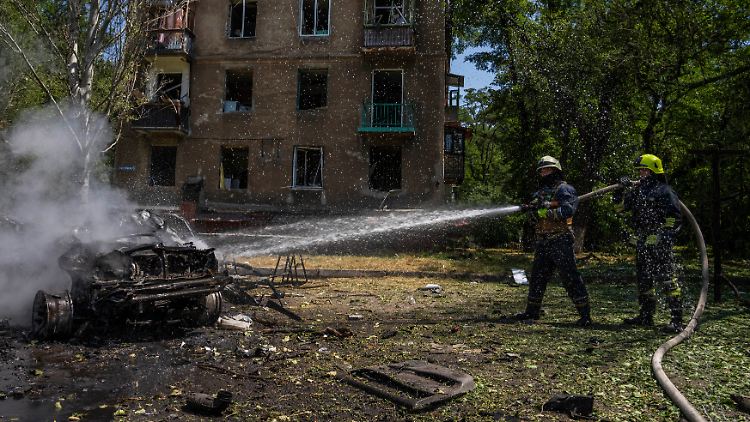 Auch wenn die russischen Truppen sich nach britischen Angaben eine Auszeit nehmen, geht der Beschuss ukrainischer Städte - hier Kramatorsk - weiter. 