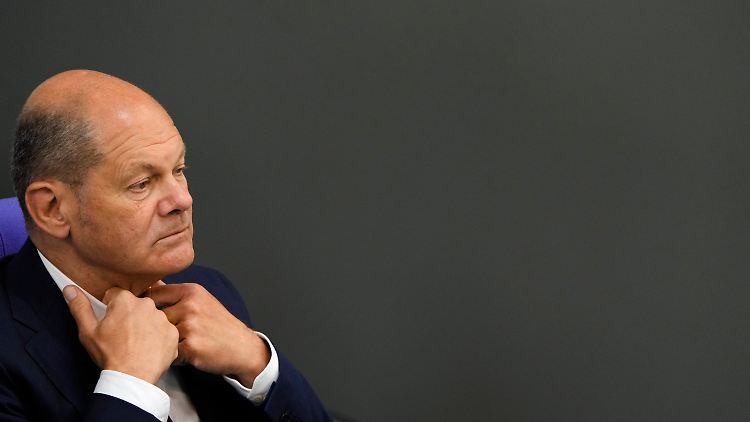 Auf lange Sicht werde es darum gehen, den Anteil der erneuerbaren Energien auszubauen, sagt Scholz.