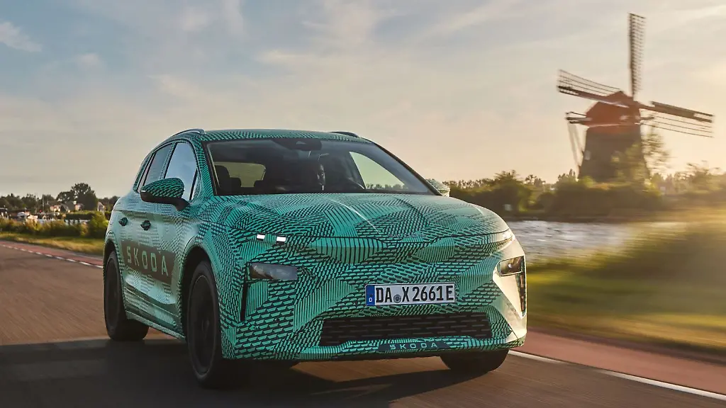 Mit-elektrischer-Energie-Mit-einer-Akkuladung-soll-der-Skoda-Elroq-kuenftig-rund-560-Kilometer-weit-kommen