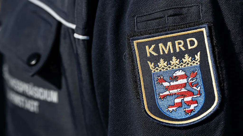 Kampfmittelraeumer-wollen-hoch-ueber-Ruedesheim-eine-150-Kilo-Bombe-aus-dem-Zweiten-Weltkrieg-kontrolliert-sprengen