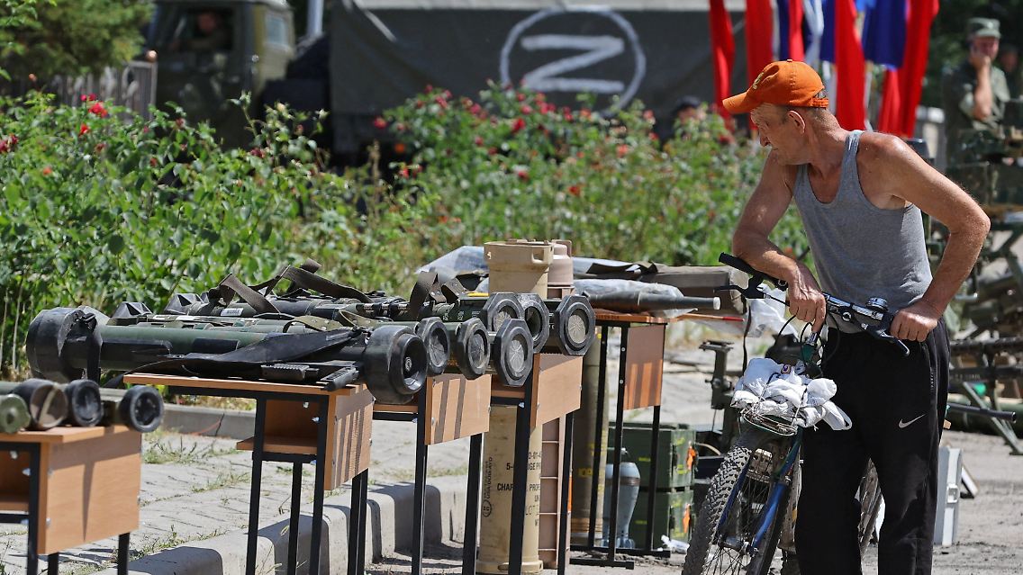 2022-07-08T171008Z_929628010_RC2M7V9L0VMI_RTRMADP_3_UKRAINE-CRISIS-LYSYCHANSK.JPG