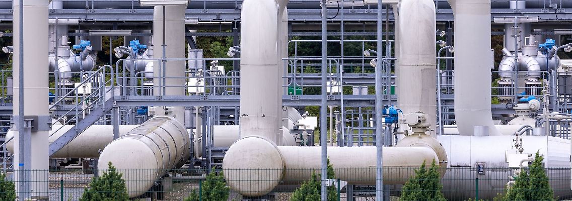 Rohrsysteme und Absperrvorrichtungen in der Gasempfangsstation der Ostseepipeline Nord Stream 1.