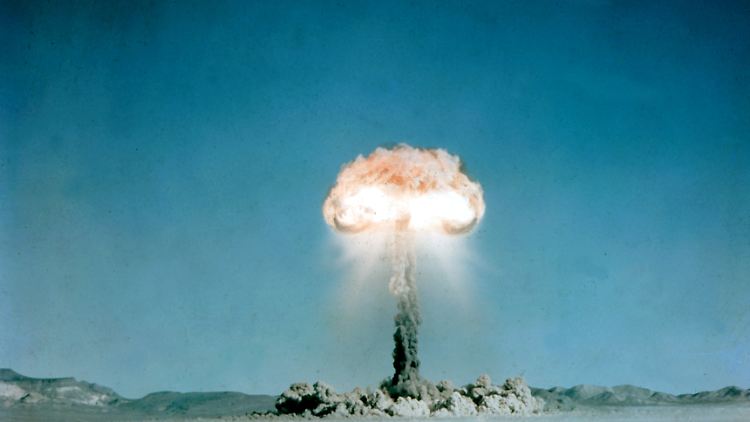 Bereits eine einzige Atomwaffe kann gewaltige Schäden anrichten. Immer wieder gibt es Überlegungen, wie man dieser Bedrohung begegnen könnte.