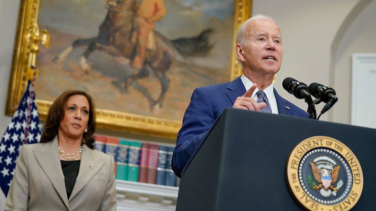 Biden & Harris 2024?