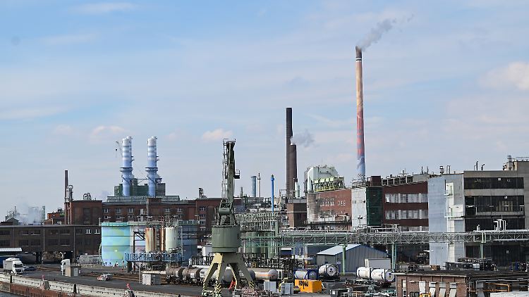 Ohne Chemie stehe Deutschland still, warnt der Präsident des Chemieindustrieverbands VCI, Kullmann.