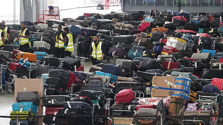 Am Flughafen London-Heathrow gibt es in diesem Sommer massive Probleme etwa bei der Gepäckabfertigung.