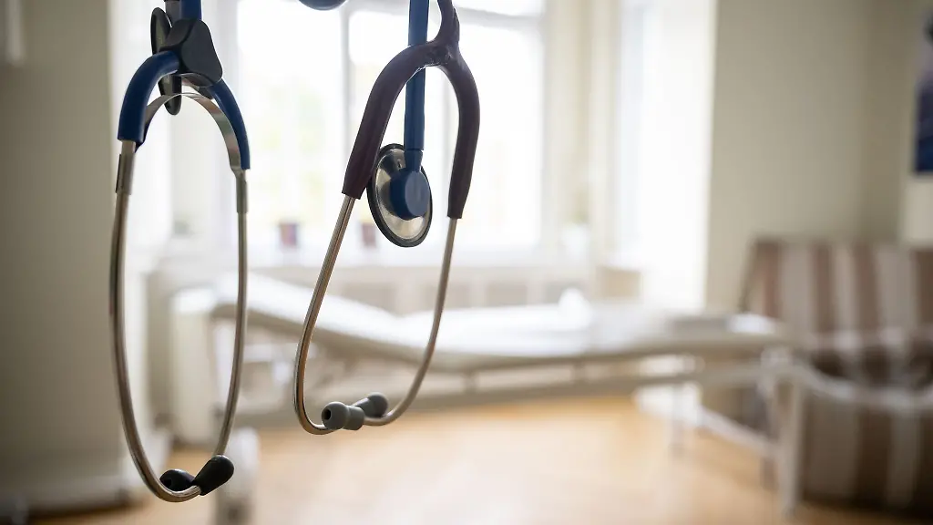 Die-Zahl-der-promovierenden-Aerztinnen-und-Aerzte-stieg-an