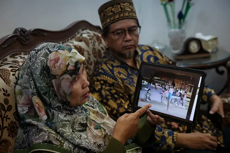 2024-06-13T230041Z-1522384706-RC2768AZRI5C-RTRMADP-3-OLYMPICS-2024-GYMNASTICS-INDONESIA