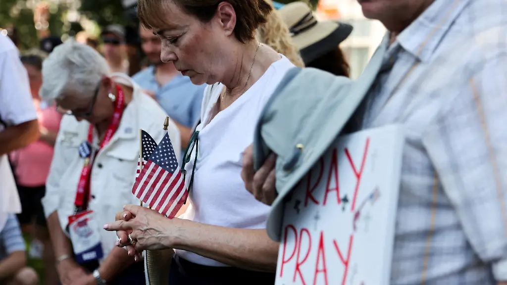 812b03b34c6e5082e3028a2723797e03