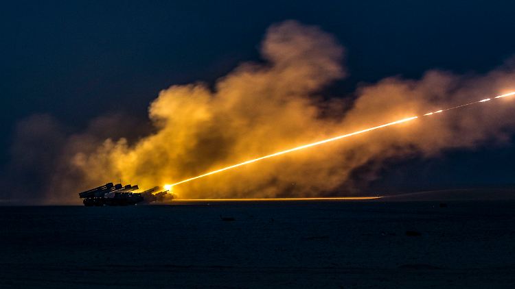 Archivbild eines US-amerikanischen High Mobility Artillery Rocket Systems (HIMARS) bei einer Übung.