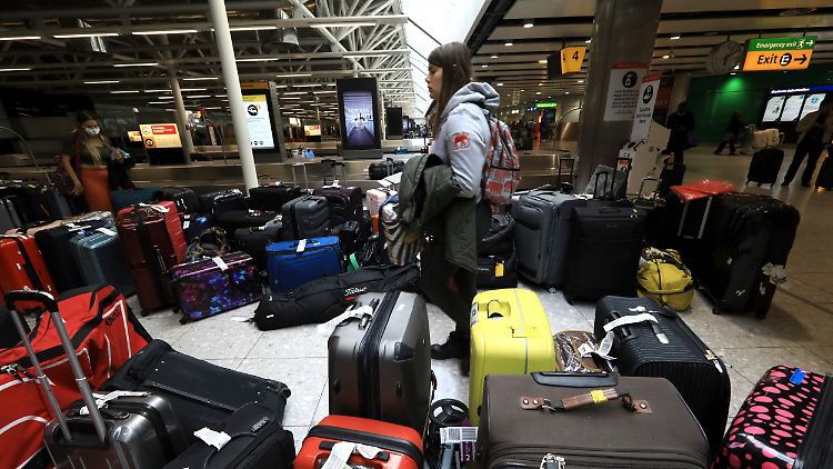 Nicht abgeholtes Gepäck am Londoner Flughafen Heathrow.
