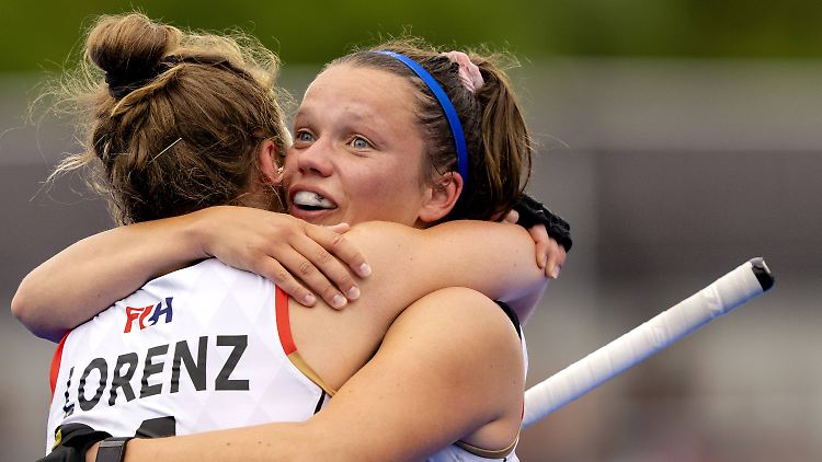 Nike Lorenz (l.) und Charlotten Stapenhorst sind einfach erleichtert.