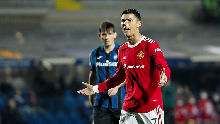 "Kauft mich", scheint Ronaldo zu rufen.
