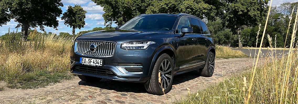 Der Volvo XC90 Recharge ist schick, groß und auf Wunsch über die Kurzstrecke auch sparsam.