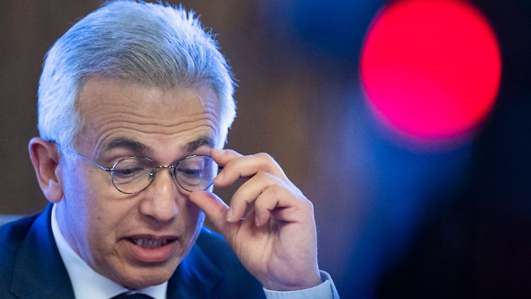 Frankfurts Oberbürgermeister Peter Feldmann will nicht gehen. 