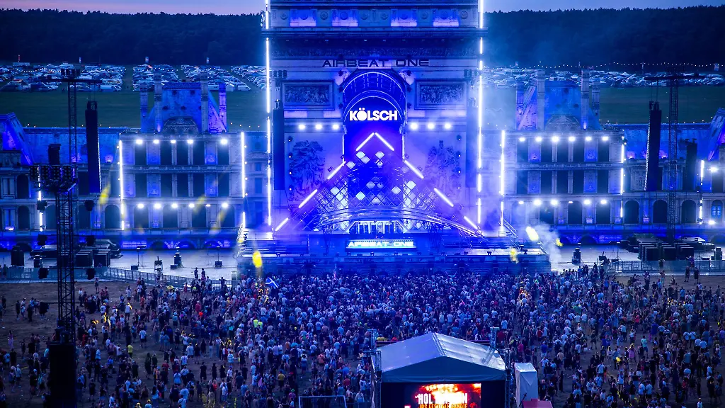 Drei-Naechte-Elektromusik-auf-der-Airbeat-One-am-Sonntagmorgen-sind-sie-Geschichte