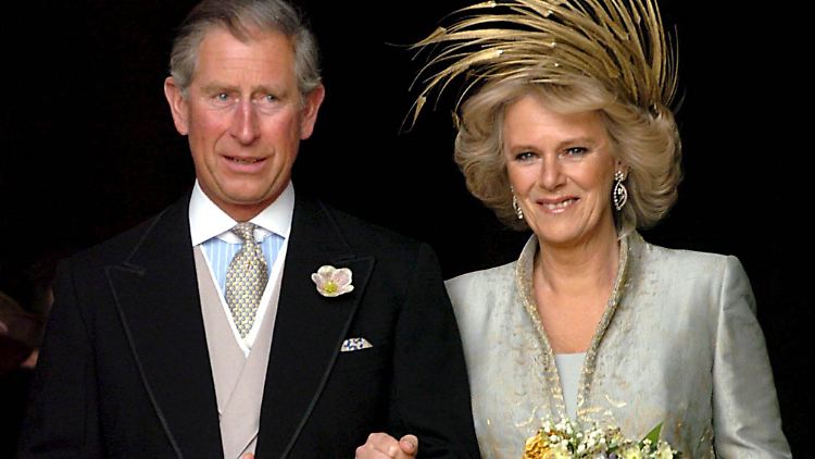 Charles III. wünschte sich in einem Telefonat einst, als Camillas Tampon "wiedergeboren" zu werden.