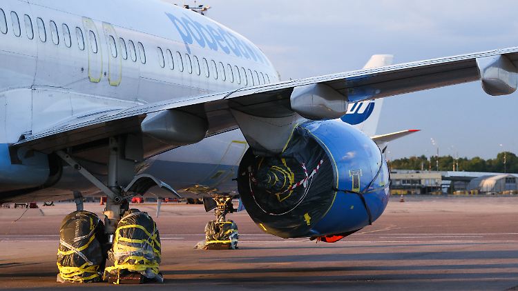 Die russische Billigairline Pobeda hat bereits 16 seiner 41 Boeing-Maschinen stillgelegt, damit die Ersatzteile bis zum Jahresende reichen. Aber was, wenn der Autopilot nicht mehr funktioniert?
