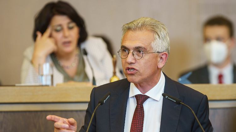 Feldmann hatte bereits seinen Rückzug aus dem Amt für Ende Januar 2023 angekündigt.