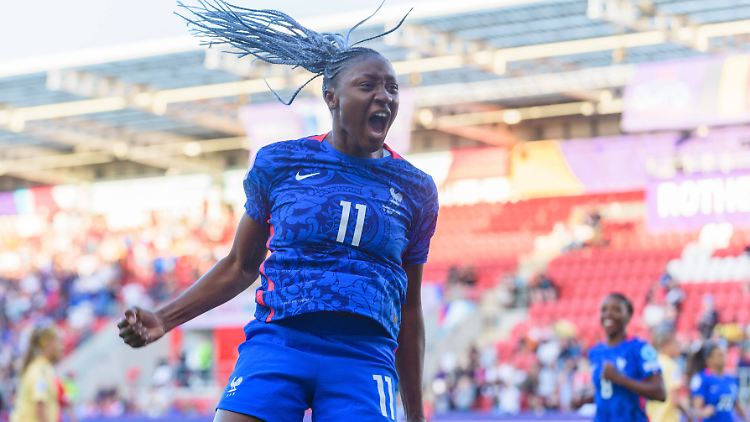 Kadidiatou Diani bringt Frankreich schon in der sechsten Minute in Führung.