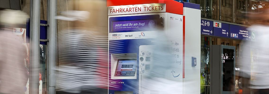 Das 9-Euro-Ticket könnte auch nach dem August fortgesetzt werden - allerdings zu einem höheren Preis.