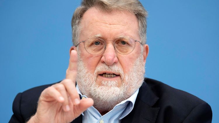 STIKO-Chef Mertens ist bei der Frage nach der Viertimpfung nicht auf Lauterbachs Seite.