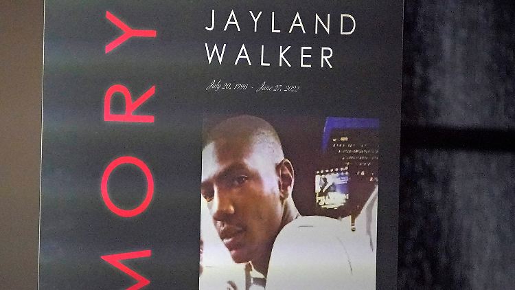 Die Polizeibeamten nahmen Jayland Walker als "tödliche Bedrohung" wahr.