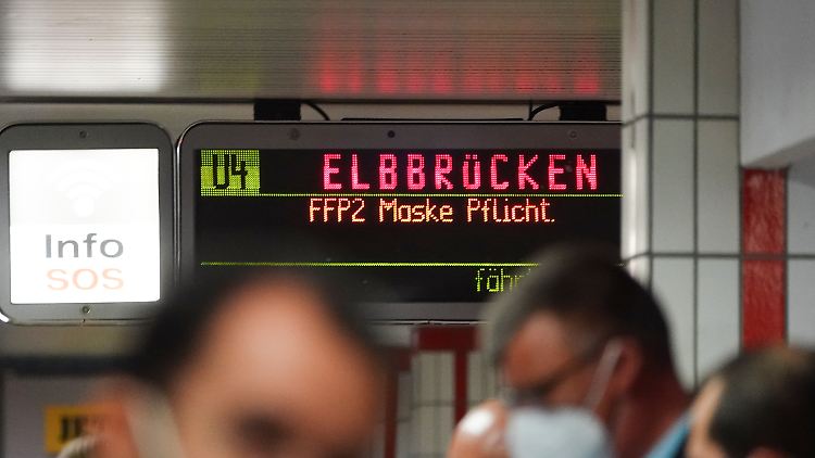 In Fern- und Nahverkehr gilt die Maskenpflicht nach wie vor.
