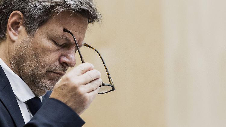 Öffentliche Gebäude zumindest in den Randzeiten nicht voll zu beheizen, hält Wirtschaftsminister Habeck für tolerabel.