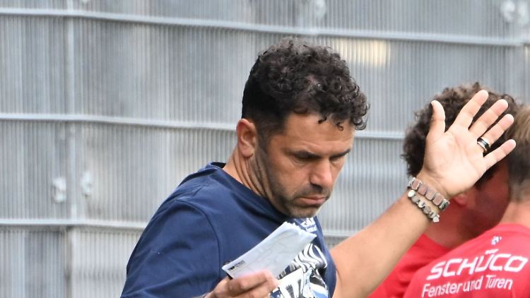 Ein Trainer sieht Rot.