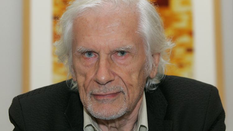 Seit den frühen 1970er Jahren hatte Franke einen Lehrauftrag für Kybernetische Ästhetik inne.