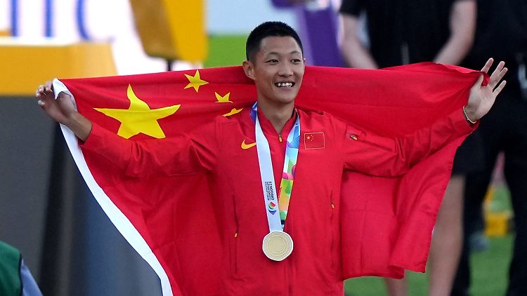 Wang Jianan gewann erstmals Weitsprung-WM-Gold für China.