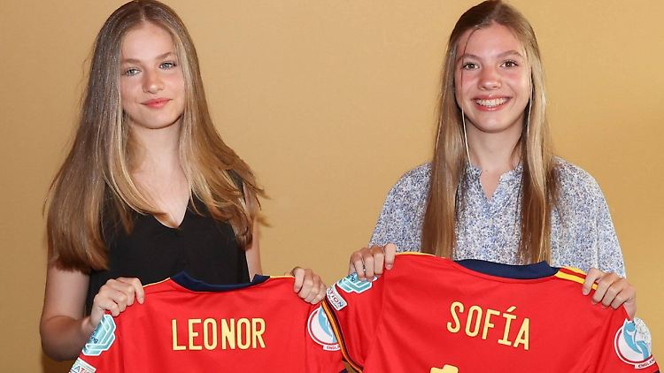 Zum nächsten Spiel der Nationalelf können Leonor und Sofía im Partnerlook gehen. 