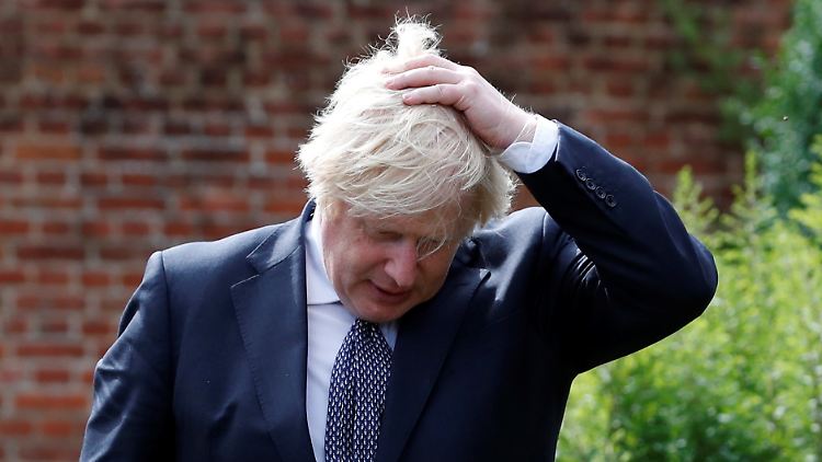 Erträgt die Hitze lieber auf dem Landsitz als bei einer Sitzung des Krisenstabs: Boris Johnson. 