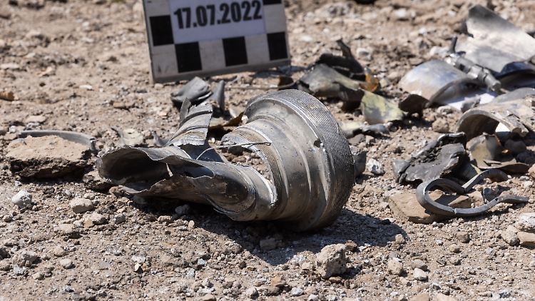 Dieses von der russischen Staatsagentur Tass zur Verfügung gestellte Foto soll angeblich Reste eines HIMARS-Systems nach einer Attacke zeigen.