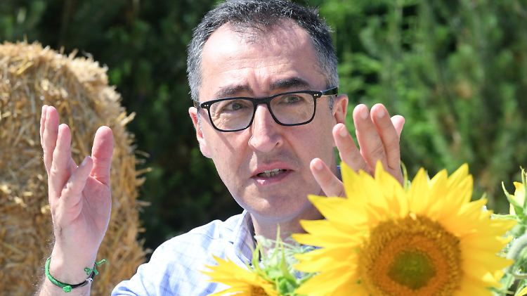 Özdemir sprach von einer "verbrecherischen Abhängigkeit von Verbrechern in der Welt".