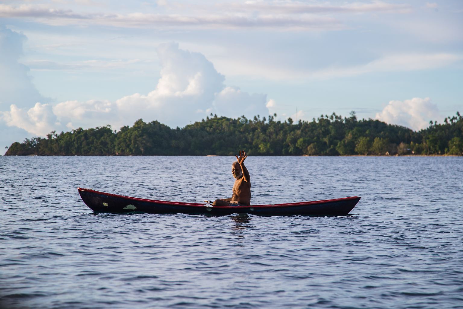 Als Südseeparadies stellt sich die Salomon-Insel Guadalcanal im Südwestpazifik bestenfalls auf Bildern dar. 