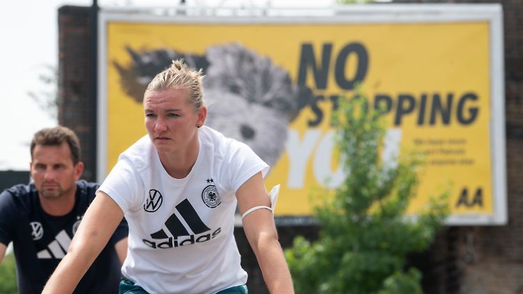 Alexandra Popp warnt vor Österreich