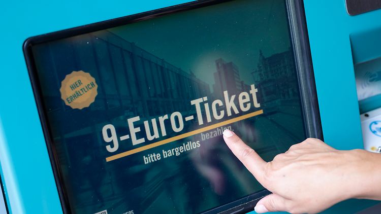 Bis Ende August kann man in Deutschland für neun Euro den Nahverkehr nutzen.
