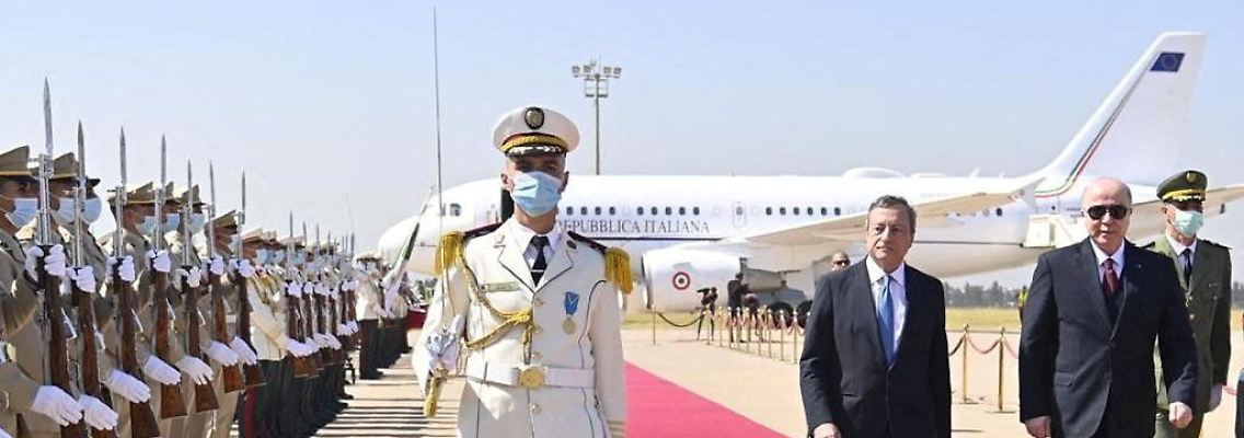 Italiens Ministerpräsident Mario Draghi und Algeriens Präsident Abdelmadjid Tebboune in Algier