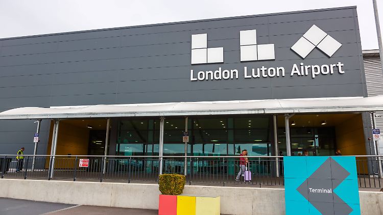 Derzeit sind am Londoner Flughafen Luton Reparaturarbeiten in Gange.