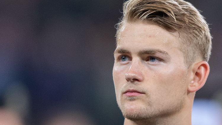 Matthijs de Ligt soll die Abwehr des FC Bayern anführen.