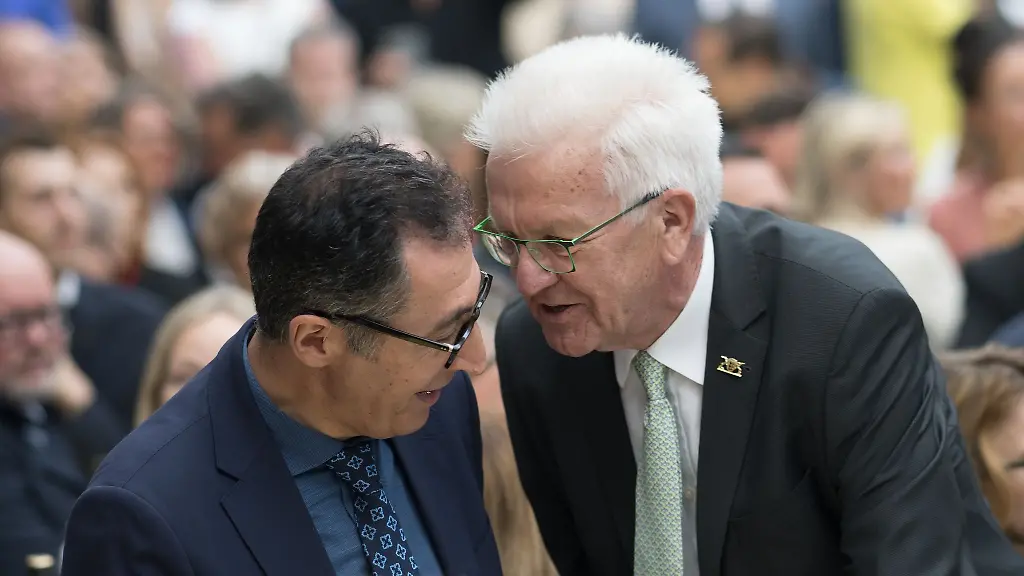 Cem-Oezdemir-gilt-seit-langem-als-Favorit-fuer-die-Spitzenkandidatur-der-Gruenen-bei-der-naechsten-Landtagswahl-in-Baden-Wuerttemberg-Archivbild